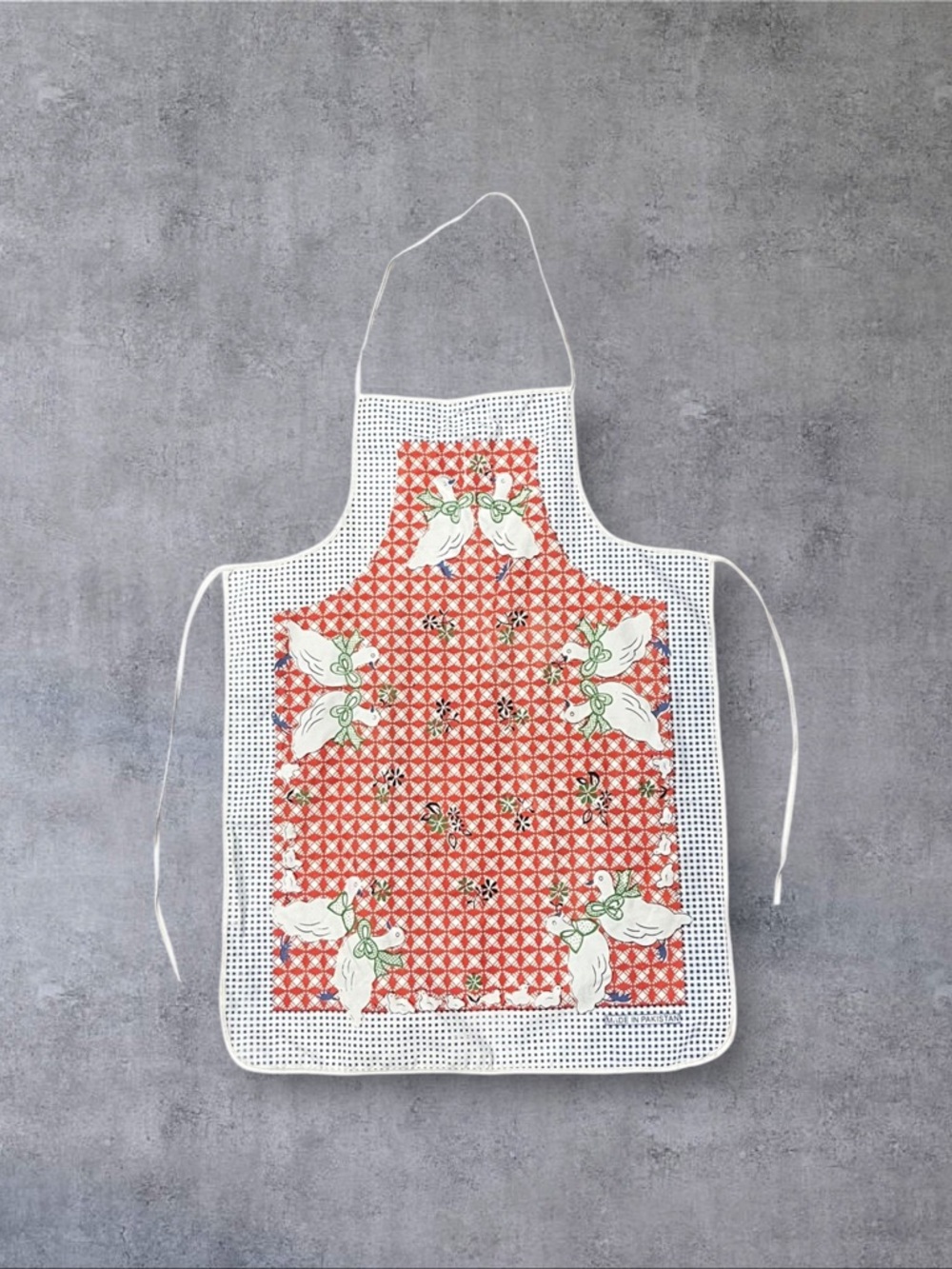 Vintage 70s / 80s Made in Pakistan Duck Apron